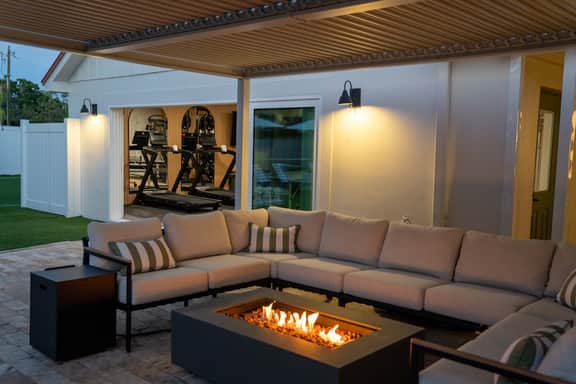 Heated Pool—Gym—Hot tub—Pickleball—Near Beach